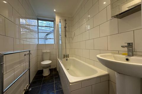 Studio for sale, Taymount Grange, London SE23