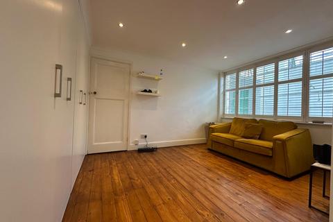 Studio for sale, Taymount Grange, London SE23