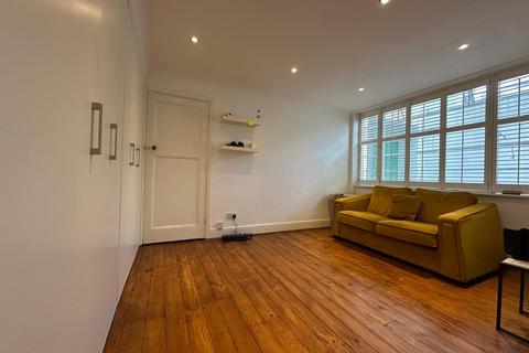 Studio for sale, Taymount Grange, London SE23