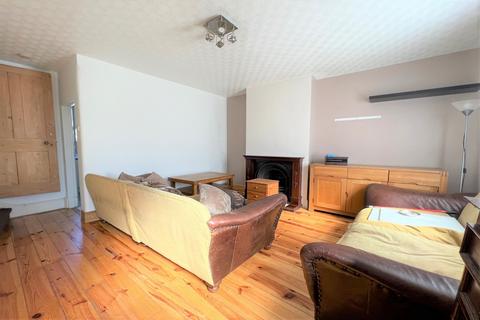 3 bedroom terraced house to rent, Bargehouse Road, E16