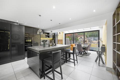 3 bedroom semi-detached house for sale, Portland Road, Bromley