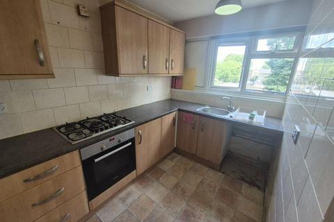 2 bedroom flat to rent, Ayerst Court, Beaumont Road, London, E10