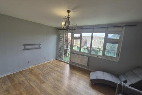 2 bedroom flat to rent, Ayerst Court, Beaumont Road, London, E10