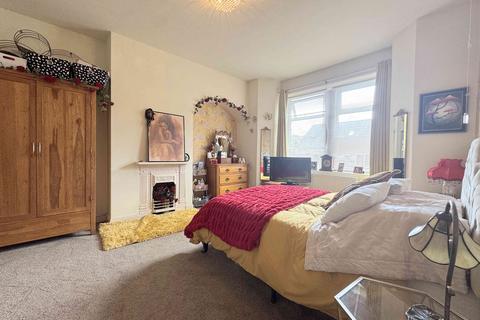 3 North View, Holywell Green, Halifax, HX4 9AT