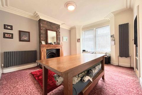 3 North View, Holywell Green, Halifax, HX4 9AT