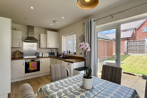 7 Admiral Road, Holmer, Hereford, HR4 9EY