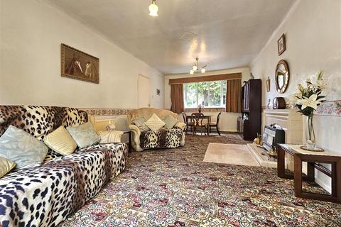 2 bedroom detached bungalow for sale, Cambridge Avenue, Solihull