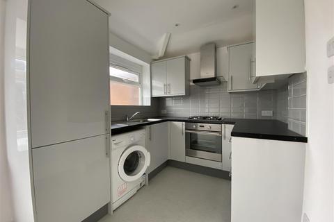 2 bedroom apartment to rent, Morley Crescent East, Stanmore