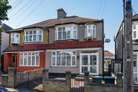 27 Winsford Road, London, SE6 4LS