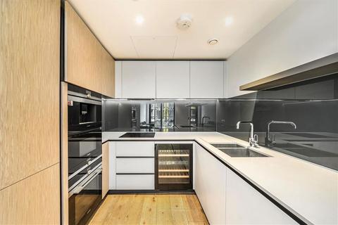 2 bedroom flat for sale, Riverlight Quay, London SW11