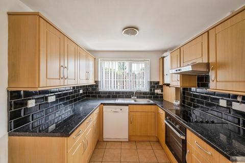 2 bedroom detached bungalow for sale, Barnsley Road, Rotherham S63