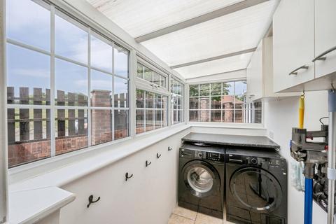 2 bedroom detached bungalow for sale, Barnsley Road, Rotherham S63