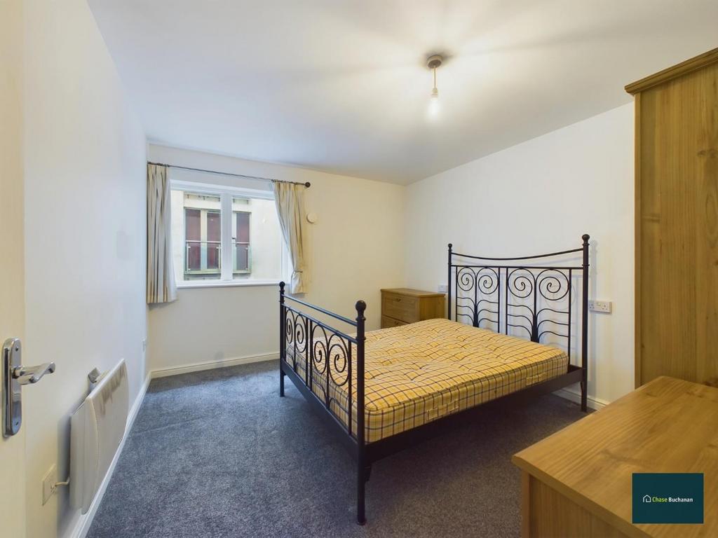 Bed 1.jpg