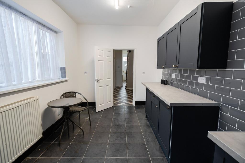 Kitchen (2)