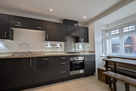 3 bedroom end of terrace house to rent, Westbrook Drive, Folkestone, Kent, CT20