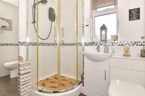 12 Aveling Close, Hoo, Rochester, ME3 9BZ