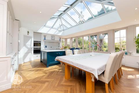 5 bedroom detached house for sale, Willian Way, Letchworth Garden City, SG6 2HG
