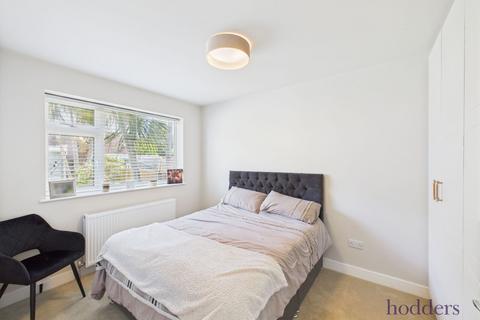 2 bedroom maisonette for sale, Brentwood Court, Addlestone, Surrey, KT15