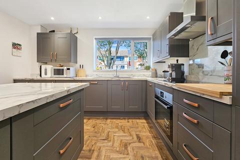 2 Bakers Close, Comberton, Cambridge, CB23 7DJ