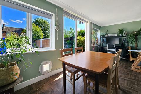 2 Bakers Close, Comberton, Cambridge, CB23 7DJ