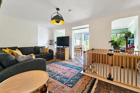 2 Bakers Close, Comberton, Cambridge, CB23 7DJ