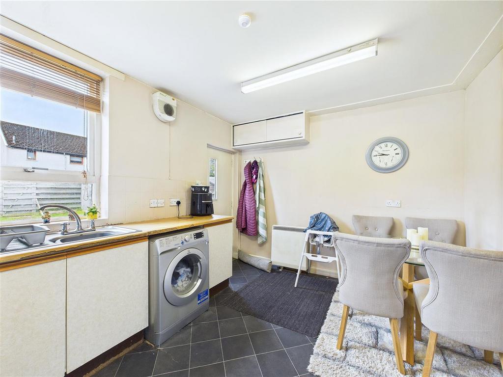 Kitchen / Dining