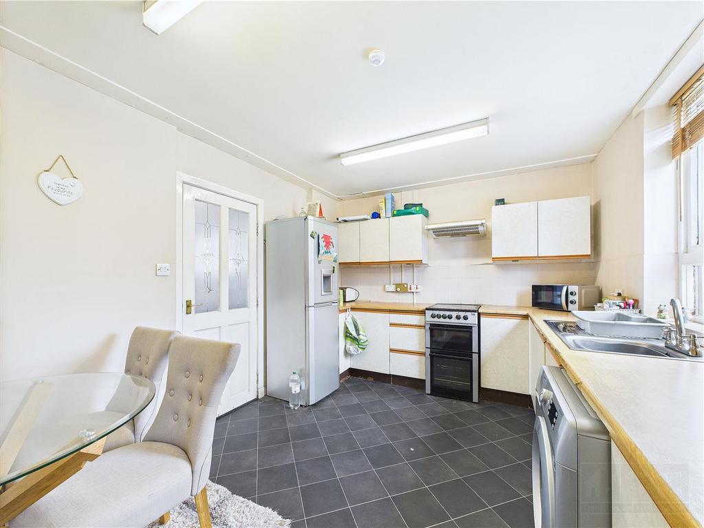 Kitchen / Dining