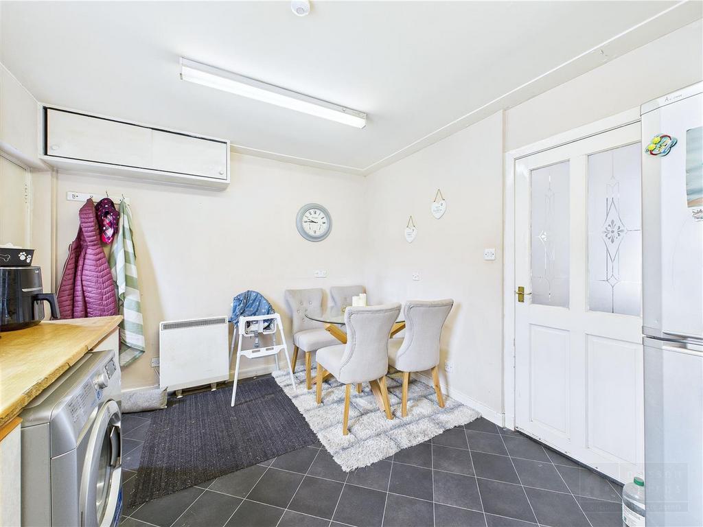 Kitchen / Dining