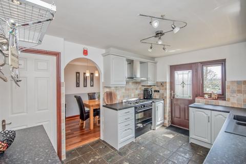 4 bedroom detached house for sale, Headlands Road, Liversedge, West Yorkshire, WF15