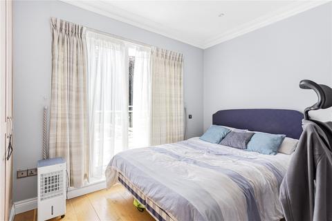 40 Baronsmede, London, W5 4LT