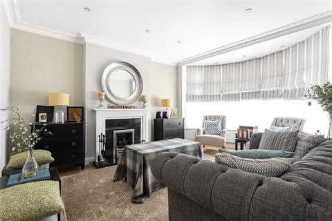 40 Baronsmede, London, W5 4LT
