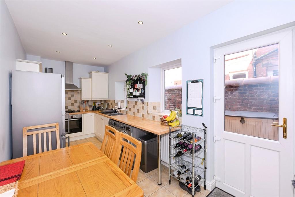 Kitchen/Dining