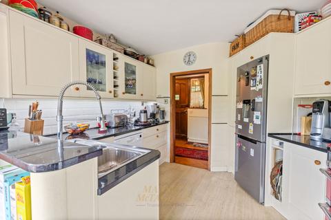 29 Park Crescent, Forest Row, RH18 5ED