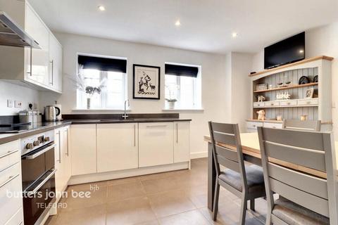 3 bedroom end of terrace house for sale, Kyrle Close, Telford