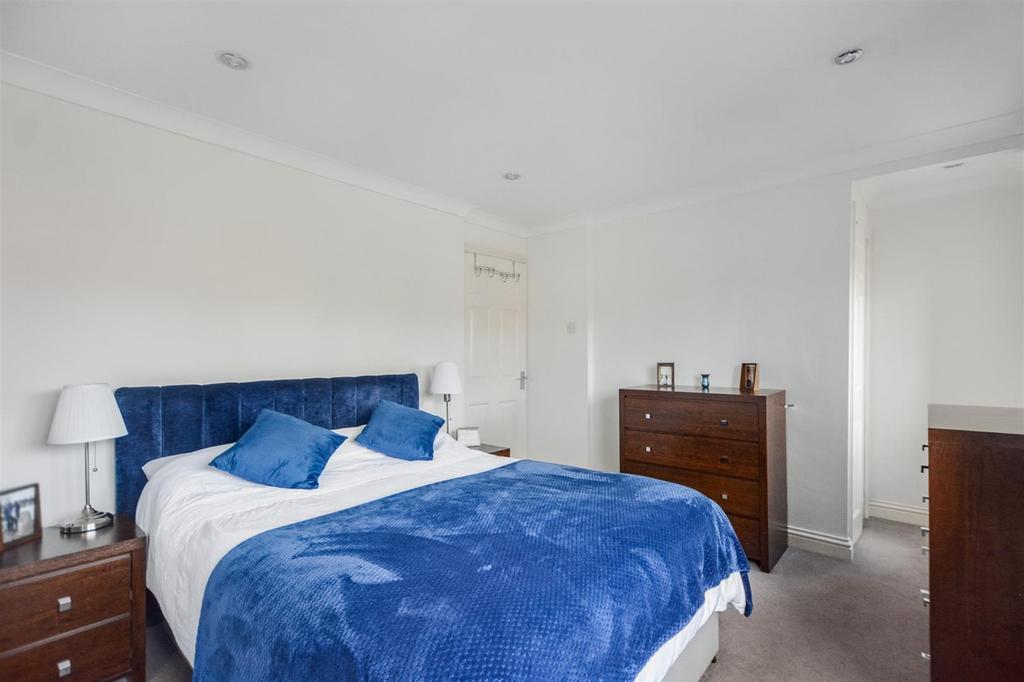Bedroom 1 3.jpeg