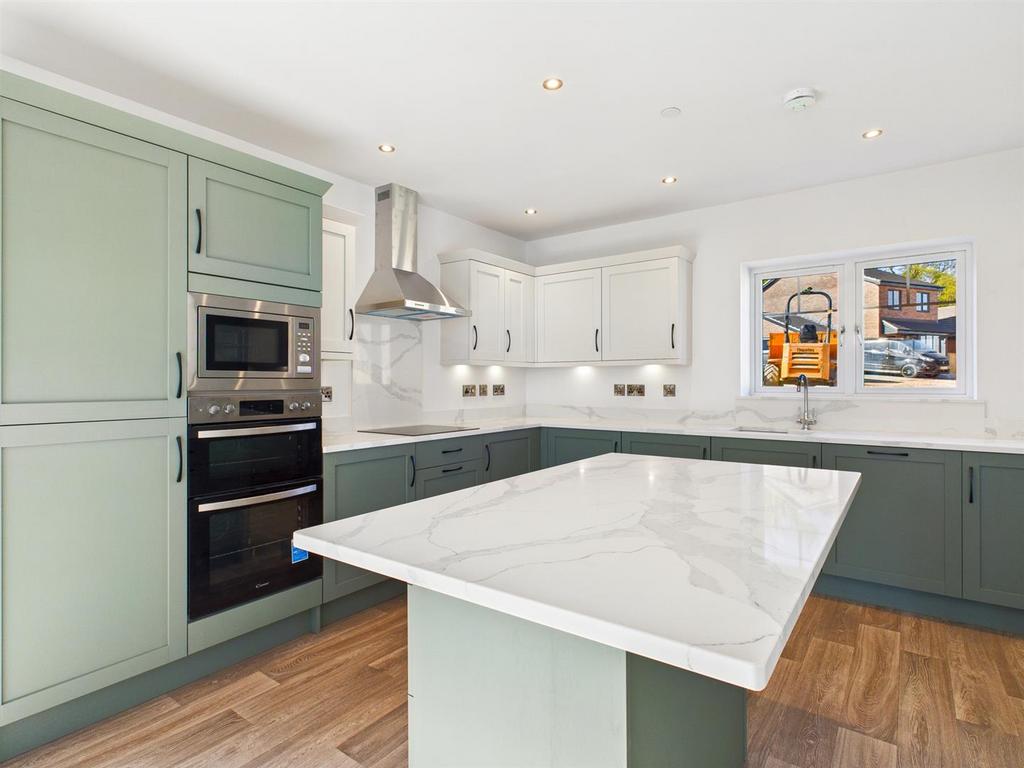 CAM01713 G0-PR0095-STILL001.jpg