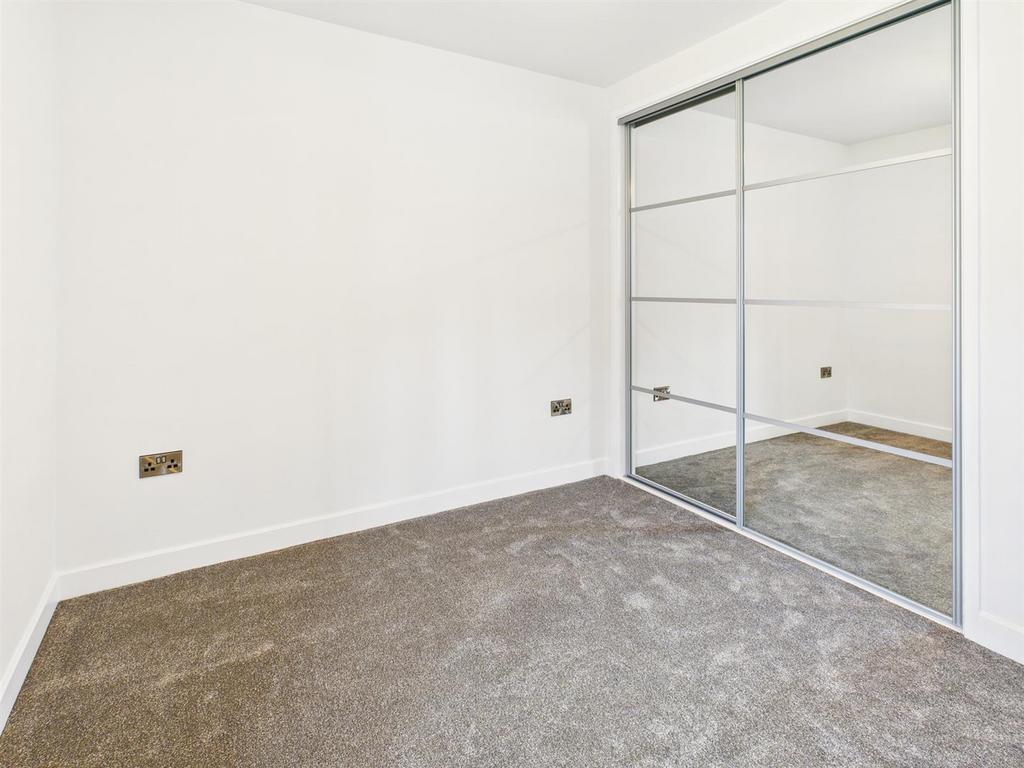 CAM01713 G0-PR0095-STILL019.jpg