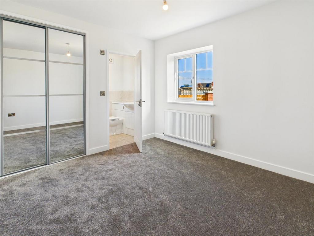 CAM01713 G0-PR0095-STILL017.jpg