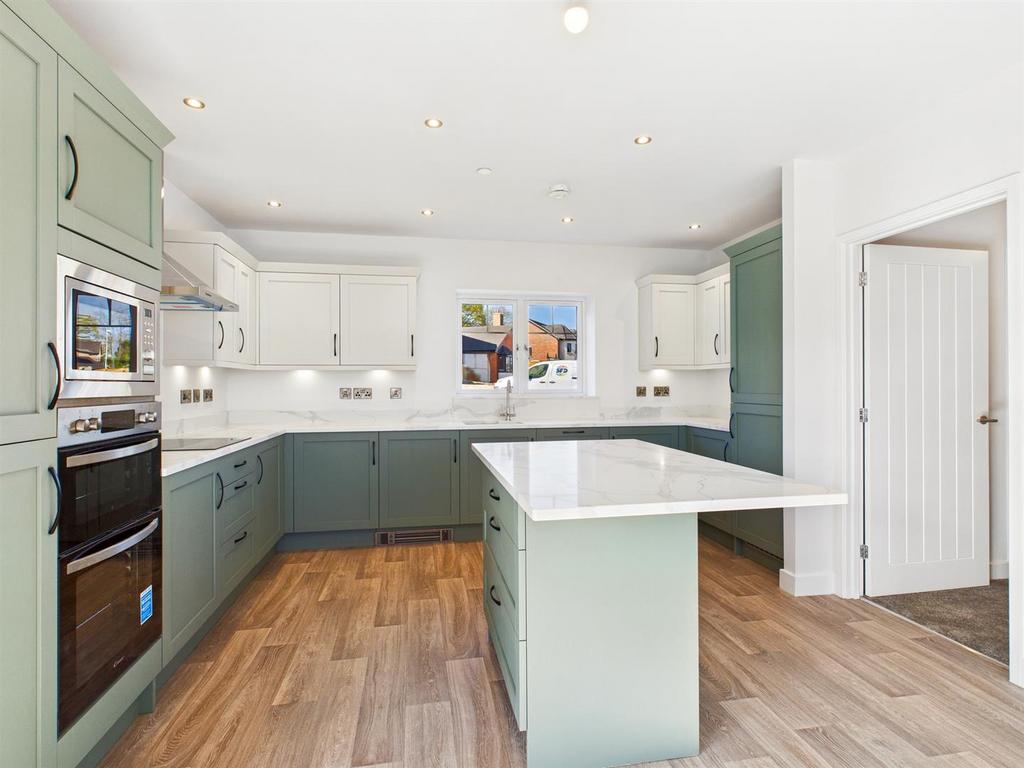 CAM01713 G0-PR0095-STILL002.jpg