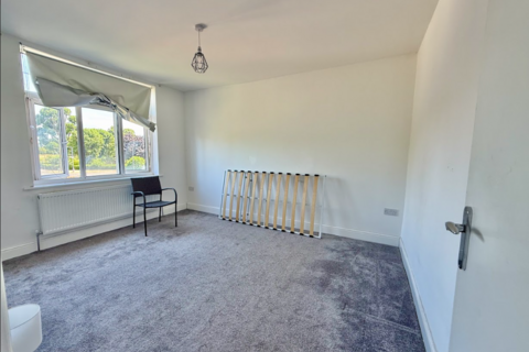 3 bedroom terraced house to rent, Westrow Drive, Barking IG11