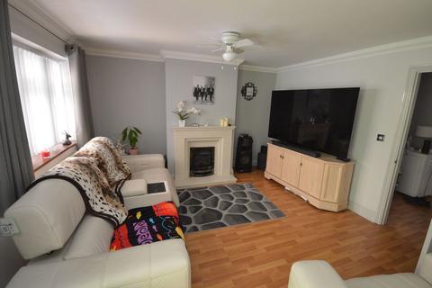 2 bedroom house share to rent, Miller Close, Collier Row, Romford