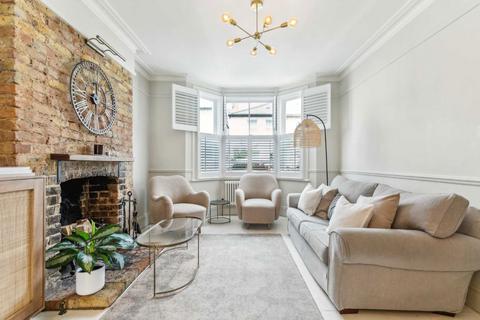 18 Latimer Road, Teddington, TW11 8QA