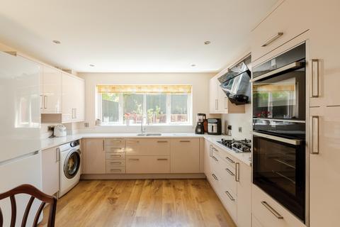 63 Simmonds View, Stoke Gifford, Bristol, BS34 8HQ