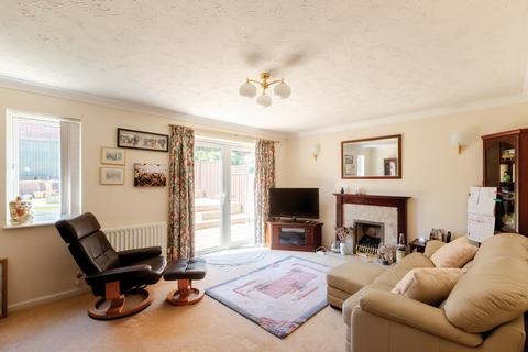 63 Simmonds View, Stoke Gifford, Bristol, BS34 8HQ