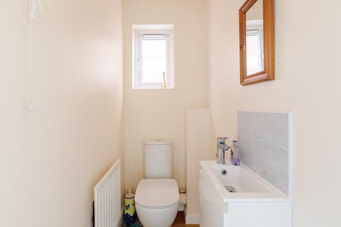 63 Simmonds View, Stoke Gifford, Bristol, BS34 8HQ