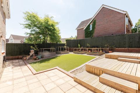 63 Simmonds View, Stoke Gifford, Bristol, BS34 8HQ
