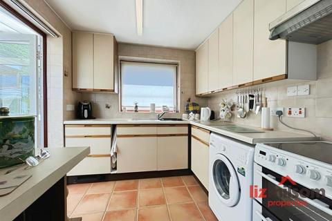 2 bedroom detached bungalow for sale, Mill Hill Lane, Burton-On-Trent DE15