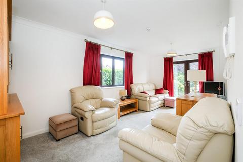 2 bedroom retirement property for sale, Winningales Court, Vienna Close