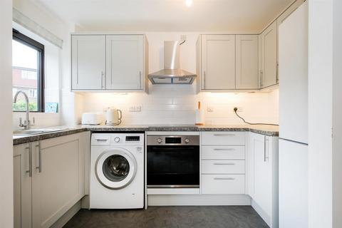 2 bedroom retirement property for sale, Winningales Court, Vienna Close