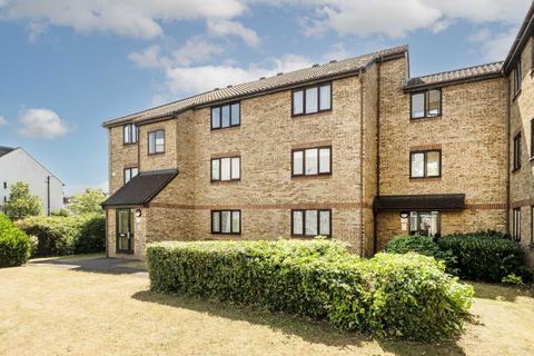 Bay Court, London W5